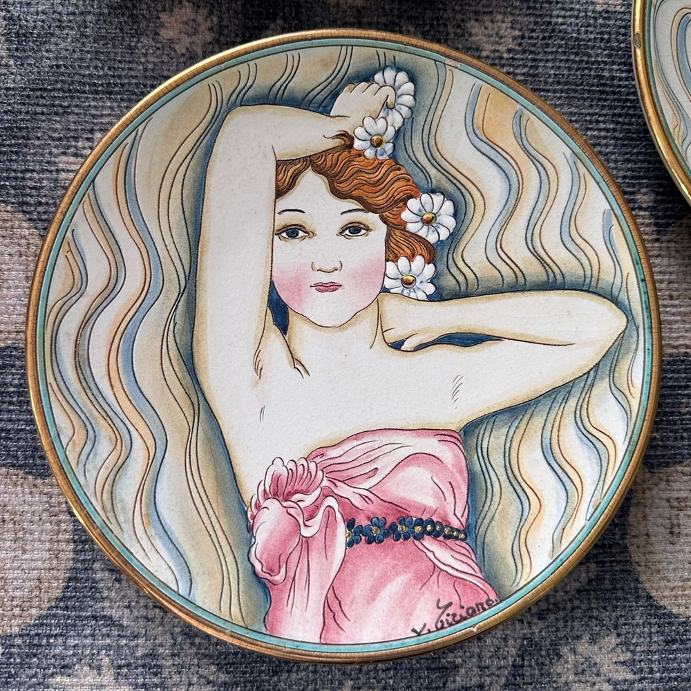 Set of Four V. Tiziano "La Belle Femme" series collector plates by Veneto Flair - Picture 6 of 13